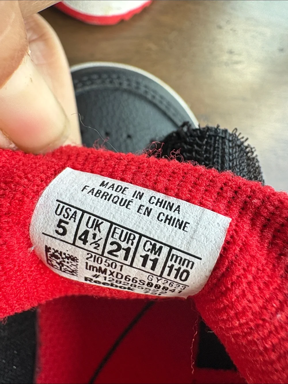 Reebok Weebok Toddler/ Little Kids Black and Red Velcro Sneakers